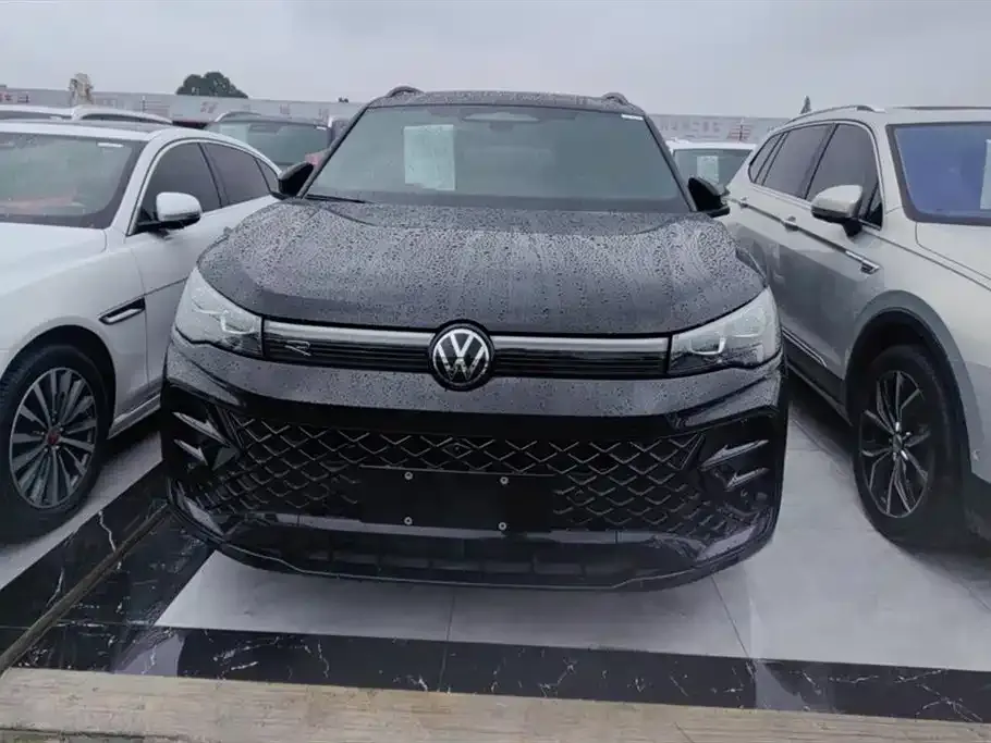 Volkswagen Tiguan L — фото 2