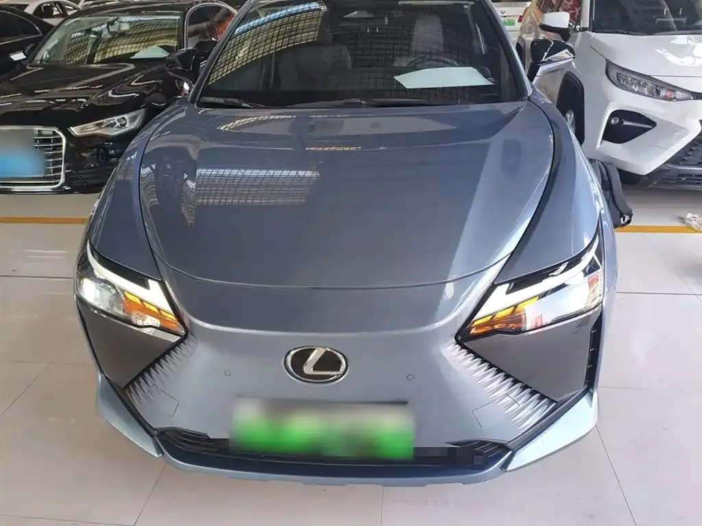 Lexus RZ — фото 3