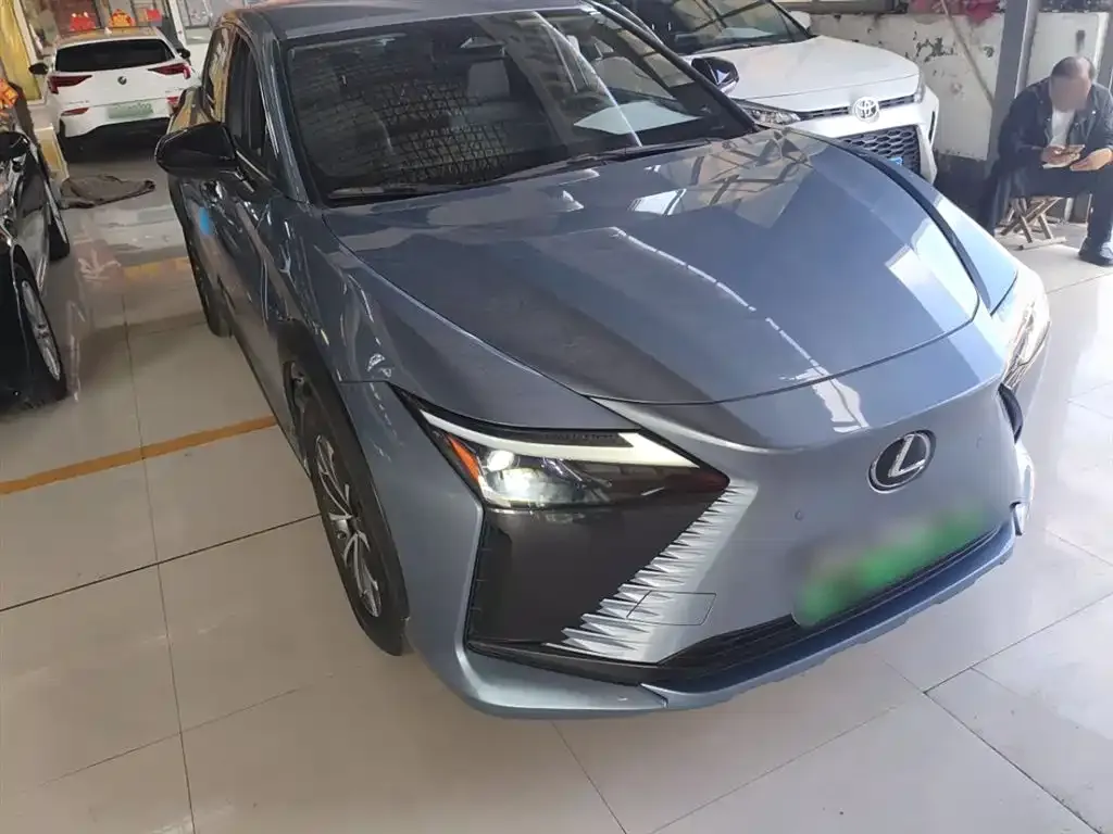 Lexus RZ — фото 4