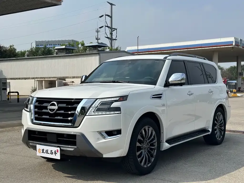 Nissan Patrol — фото 1