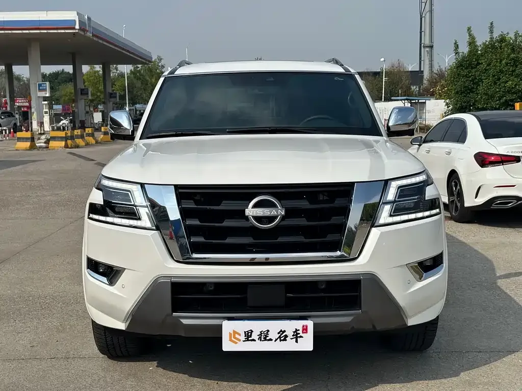 Nissan Patrol — фото 2