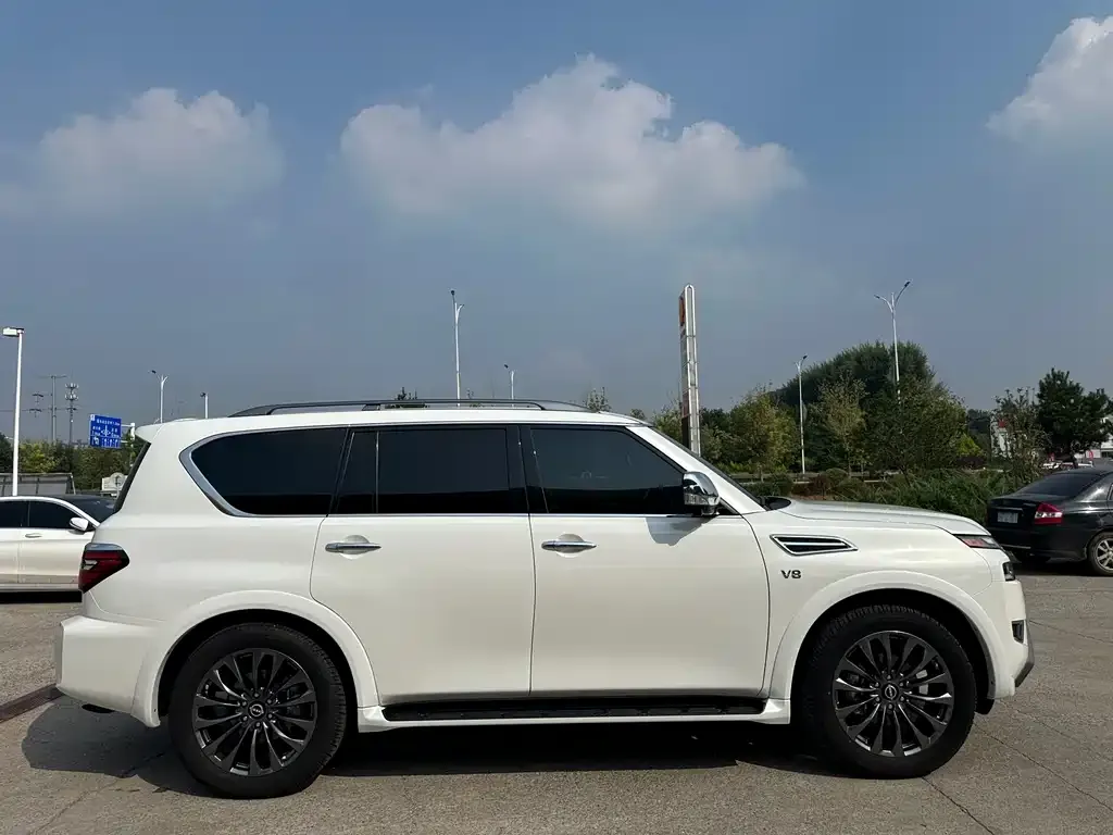 Nissan Patrol — фото 4