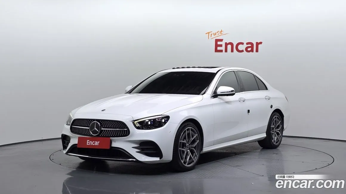 Mercedes-Benz E-Class — фото 1