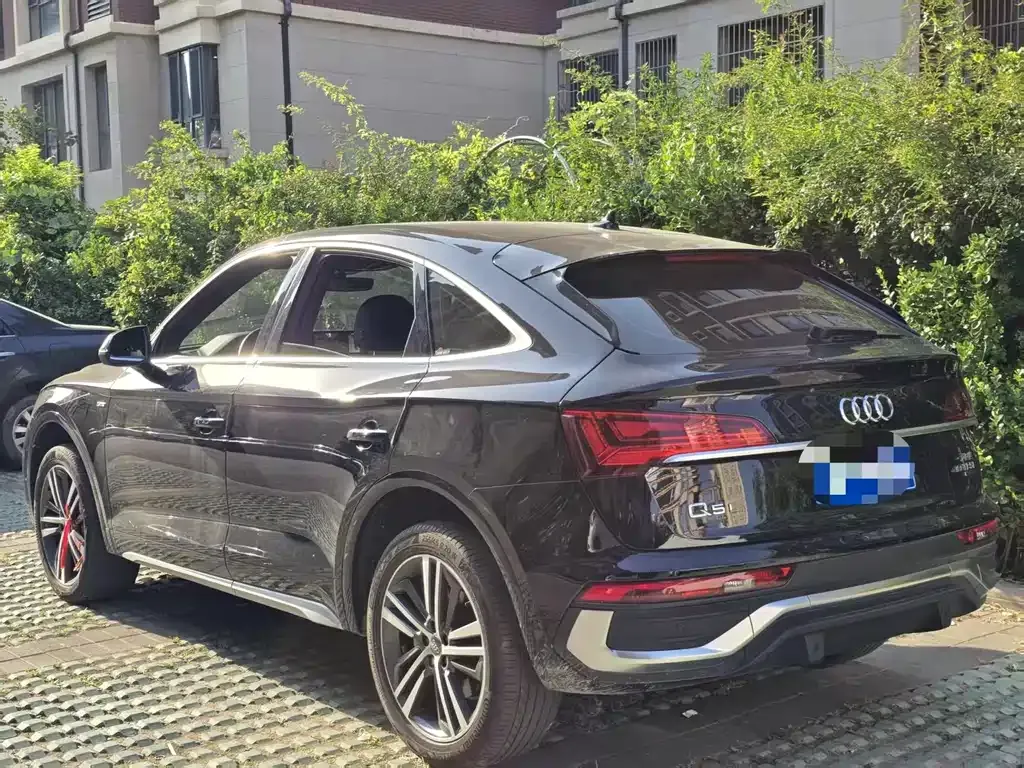 Audi Q5L Sportback — фото 5