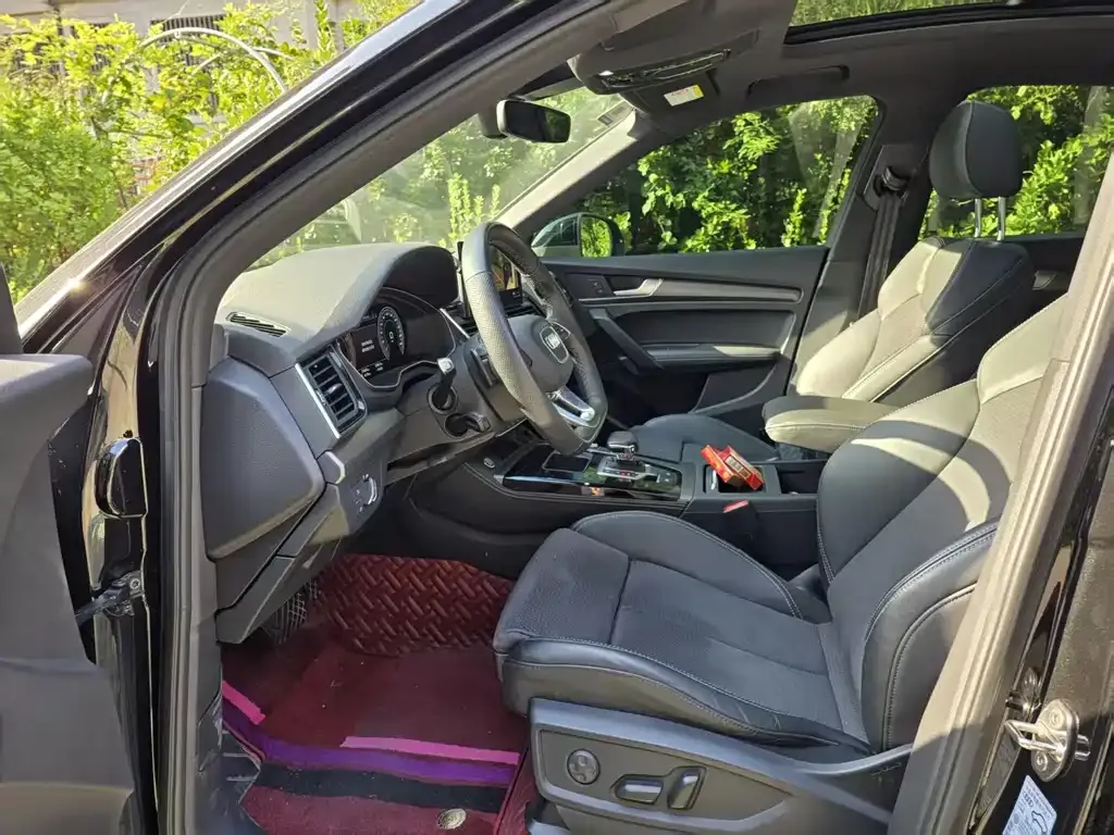 Audi Q5L Sportback — фото 6