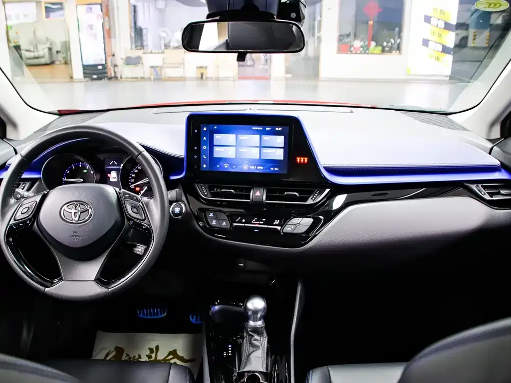 Toyota C-HR — фото 4