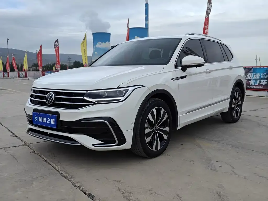 Volkswagen Tiguan L — фото 2