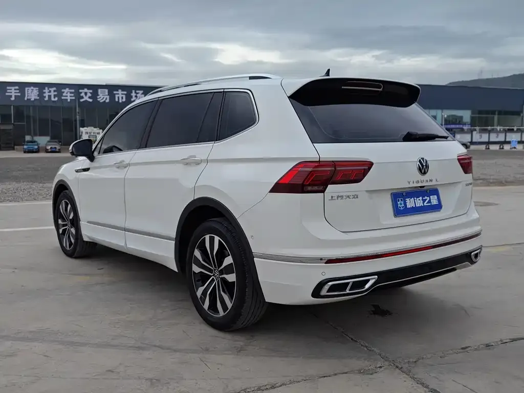 Volkswagen Tiguan L — фото 4