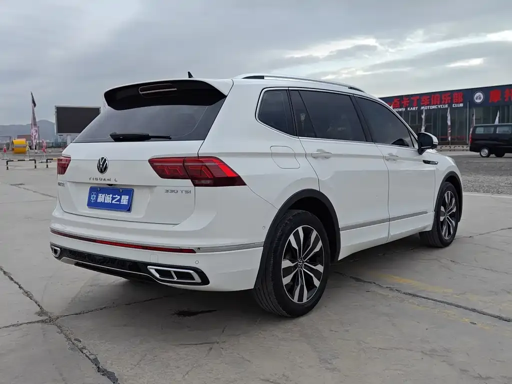 Volkswagen Tiguan L — фото 6