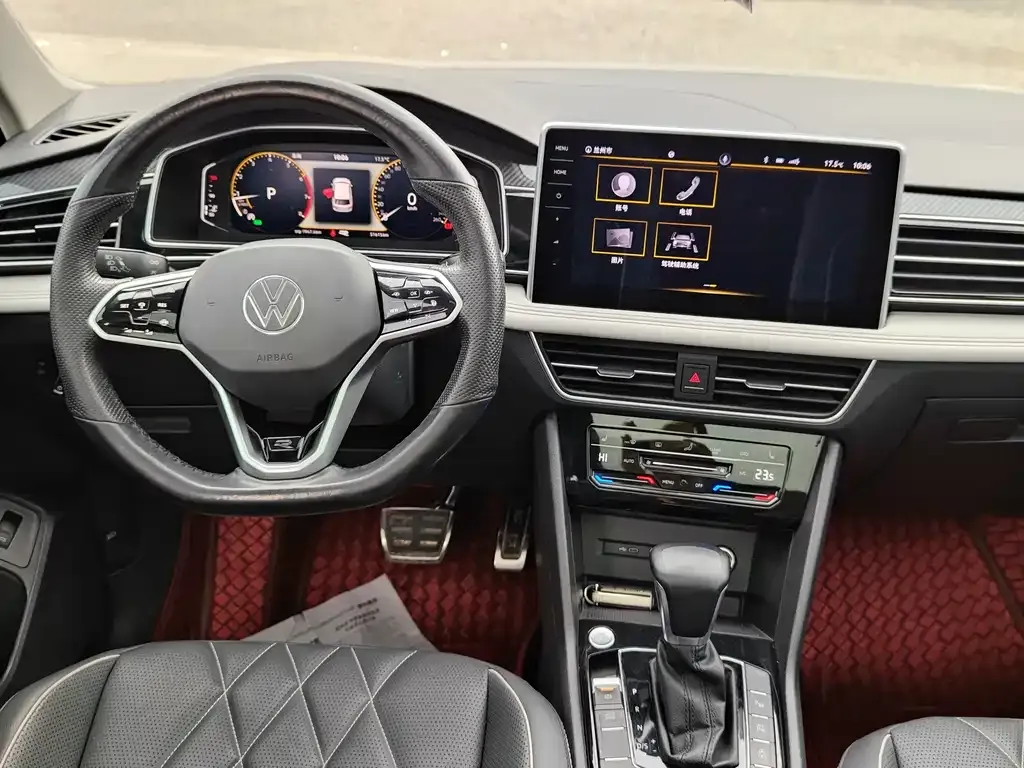Volkswagen Tiguan L — фото 9