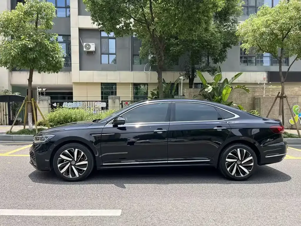 Volkswagen Passat — фото 4