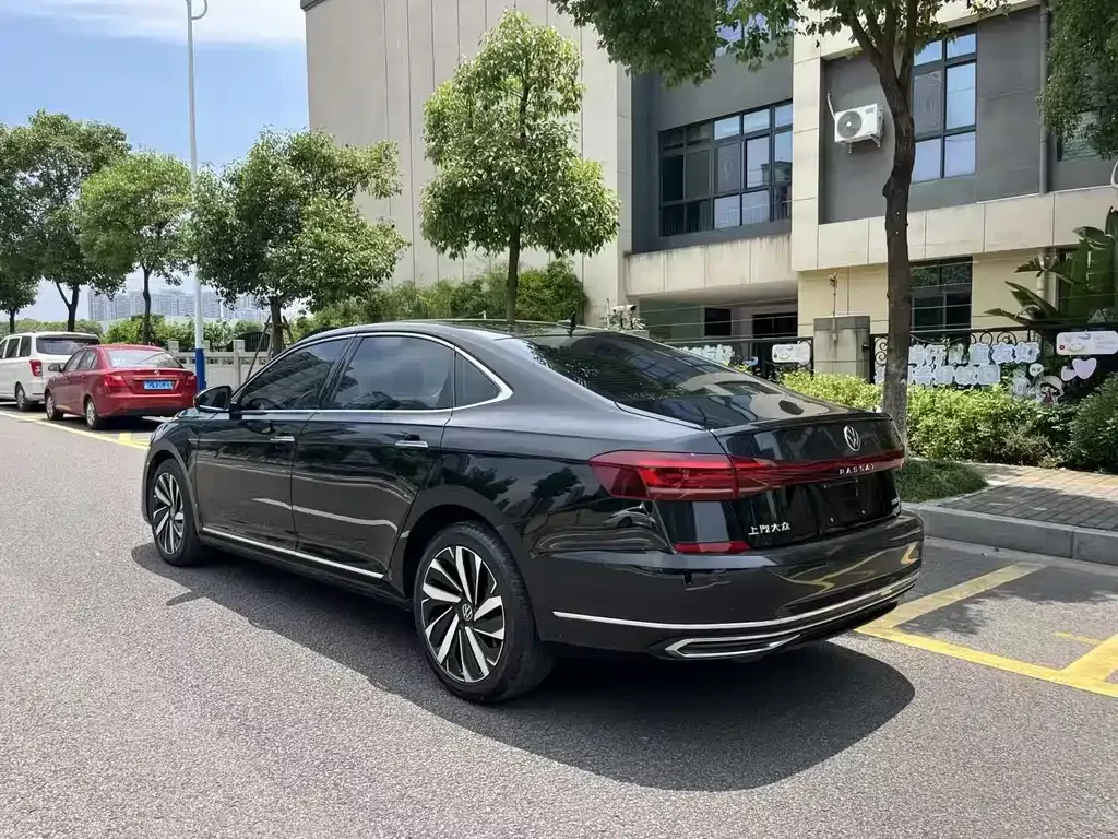 Volkswagen Passat — фото 5