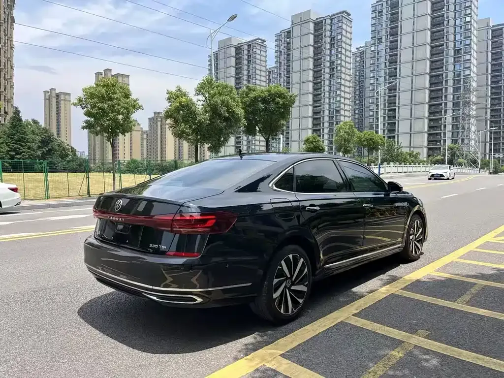 Volkswagen Passat — фото 6