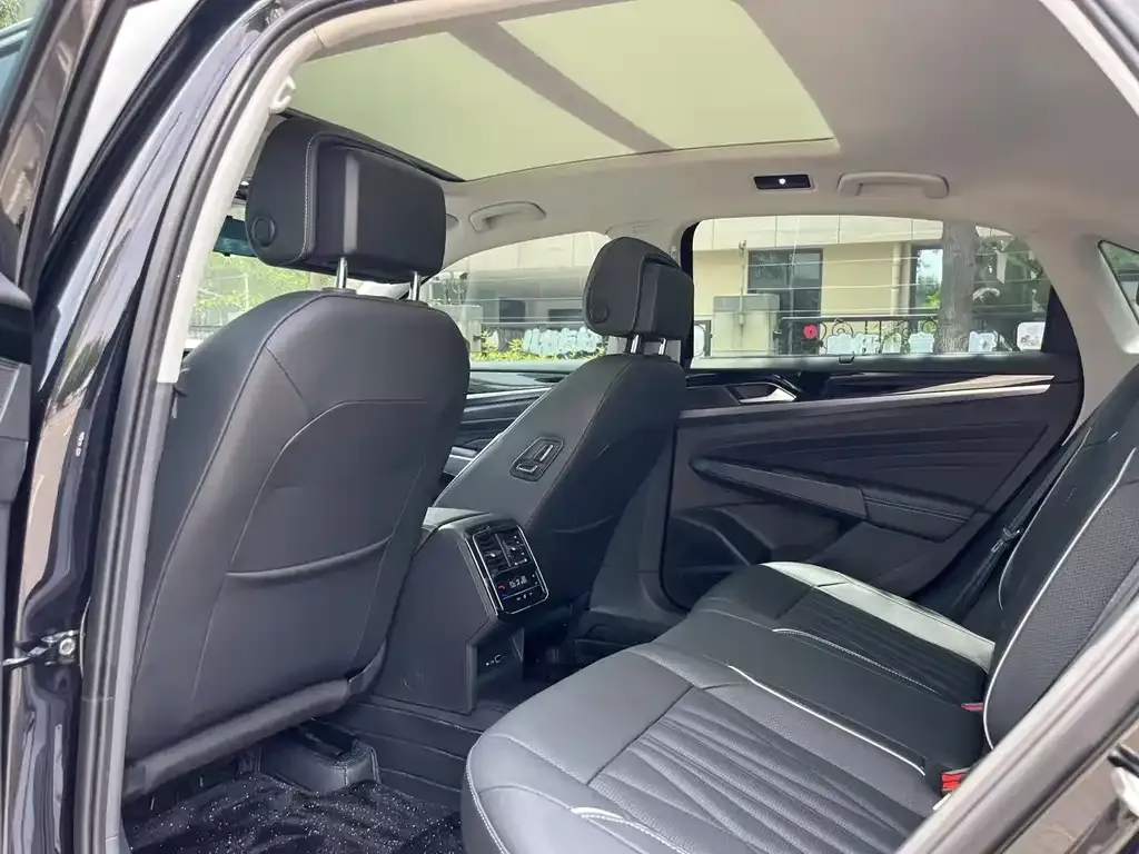 Volkswagen Passat — фото 9