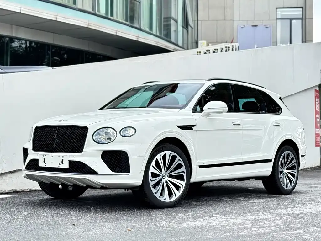 Bentley Bentayga — фото 1