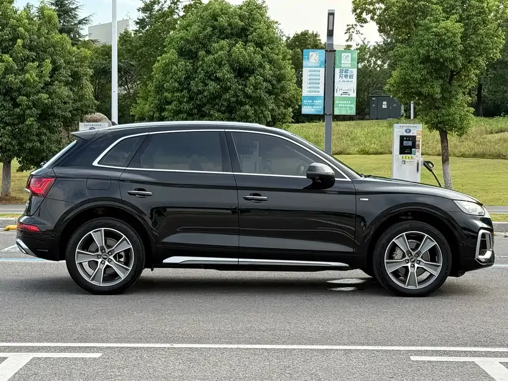 Audi Q5L — фото 5