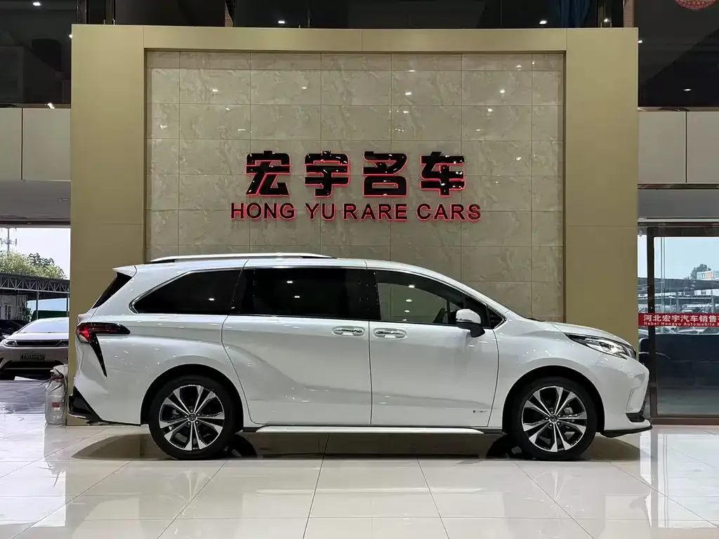 Toyota Granvia — фото 4