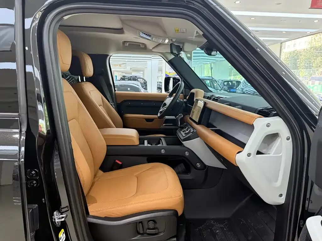 Land Rover Defender — фото 10