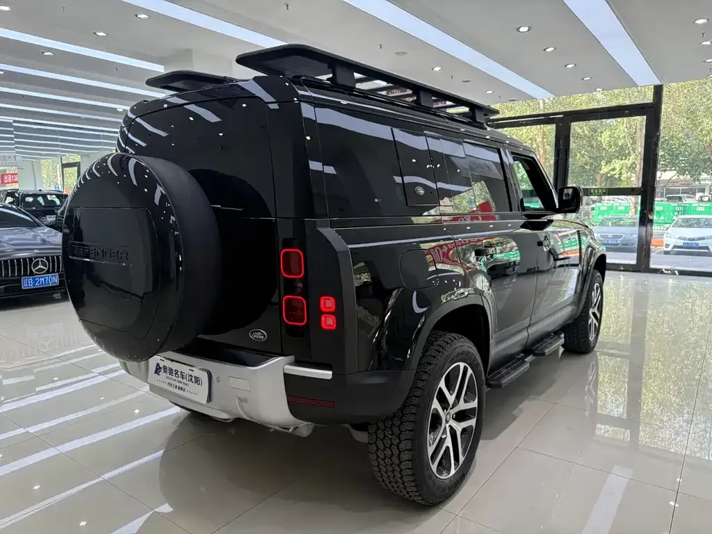 Land Rover Defender — фото 6