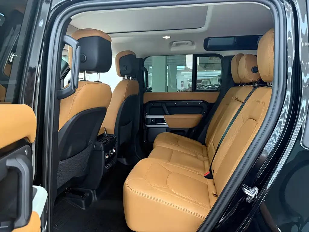 Land Rover Defender — фото 9