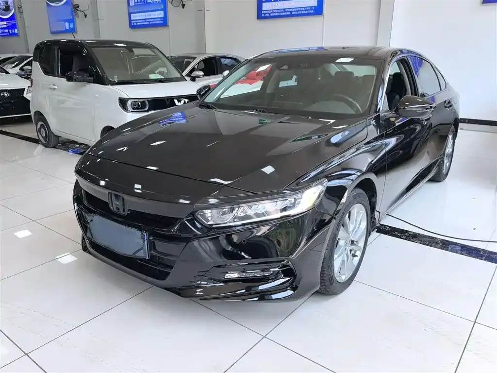 Honda Accord — фото 1