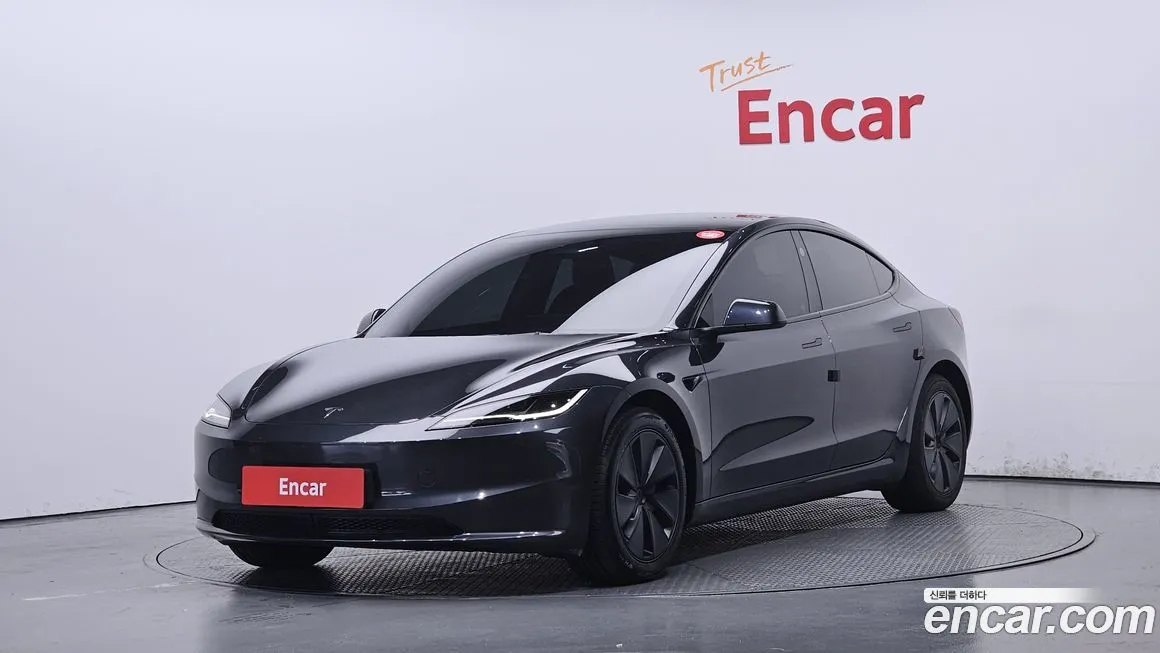 Tesla Model 3 — фото 1