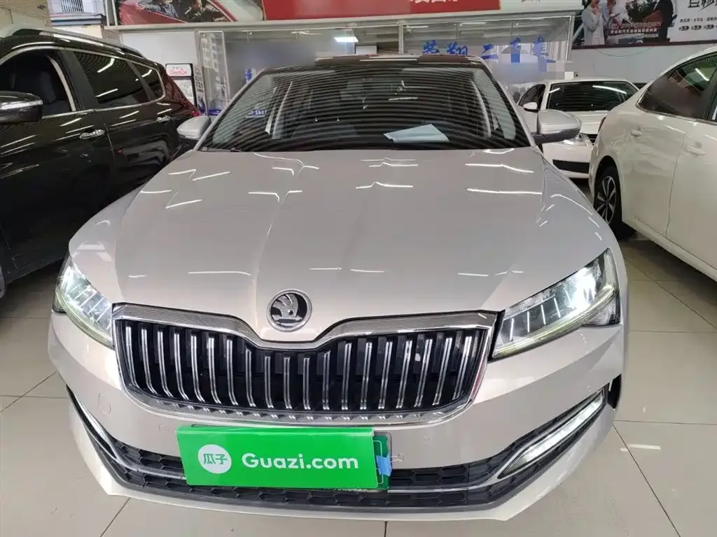 Skoda Superb — фото 3