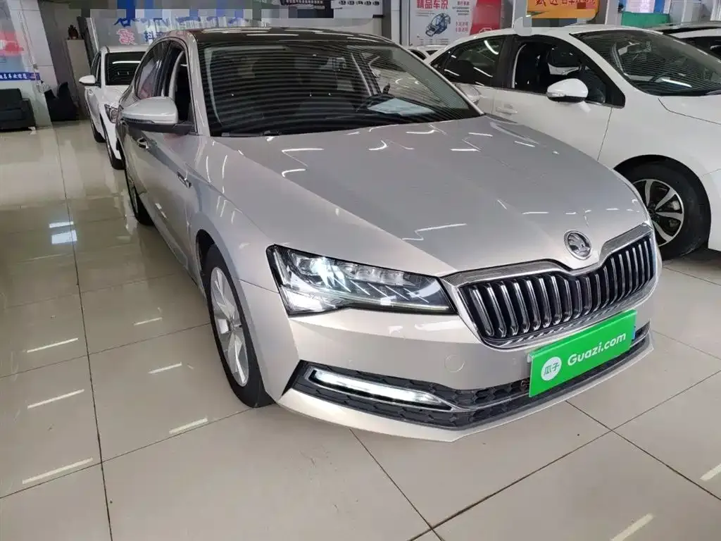 Skoda Superb — фото 4