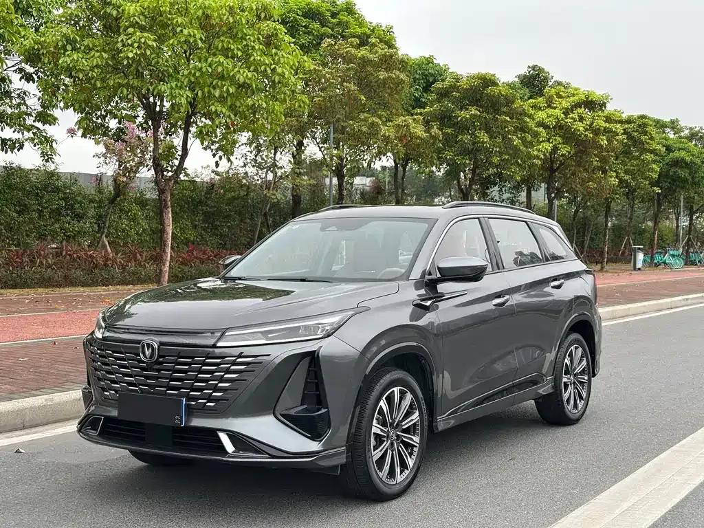 Changan CS75 PLUS — фото 1