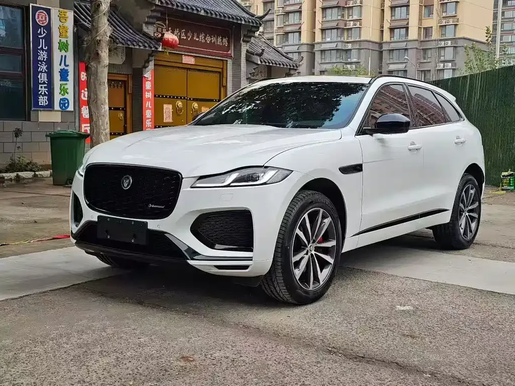 Jaguar F-PACE — фото 1
