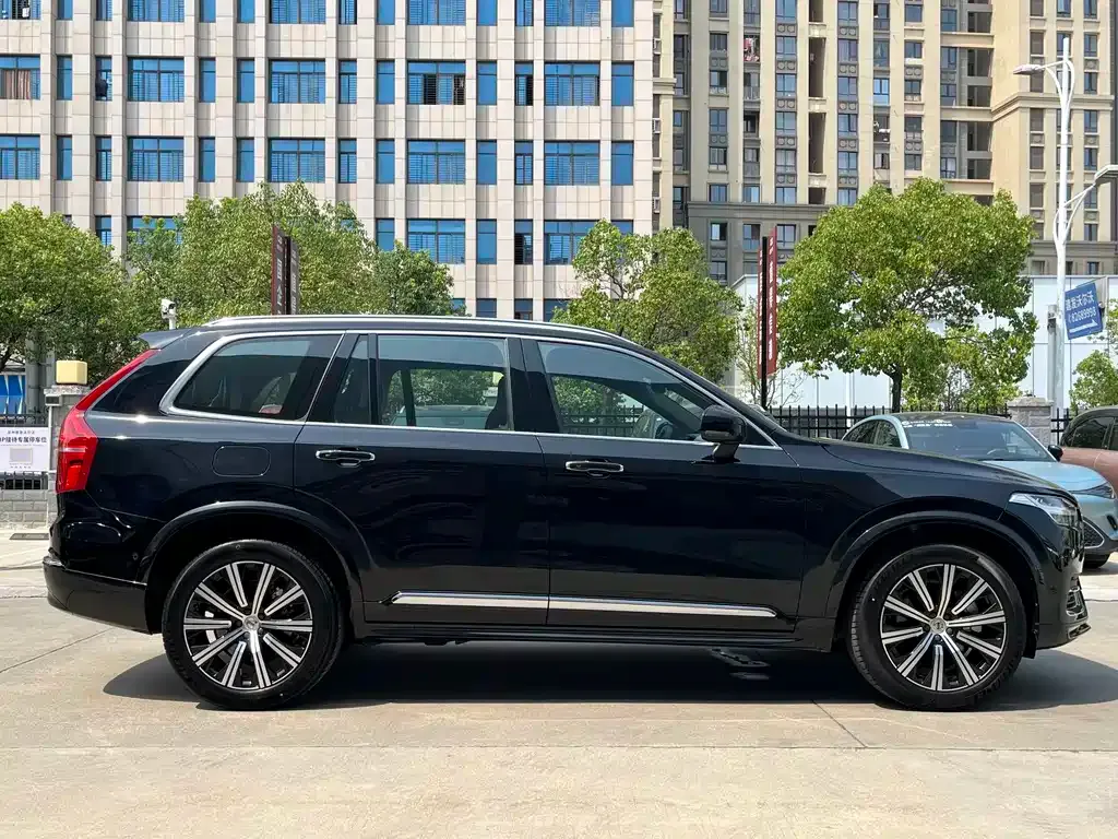 Volvo XC90 — фото 9