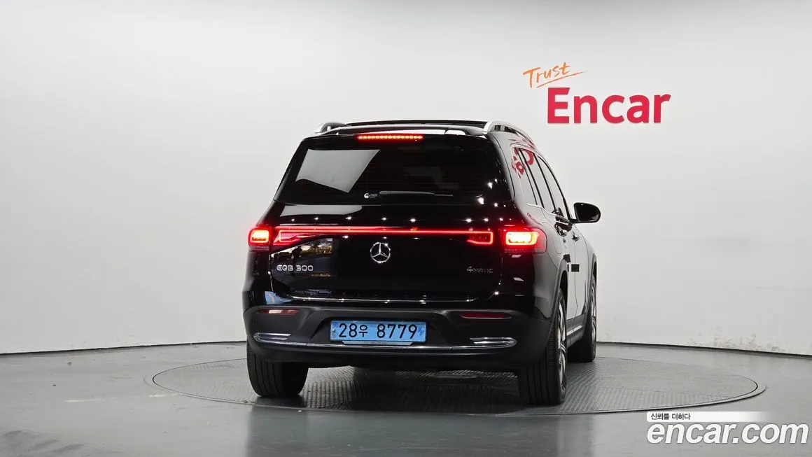 Mercedes-Benz EQB — фото 4