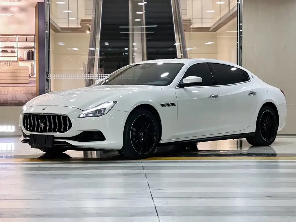 Maserati Quattroporte — фото 2