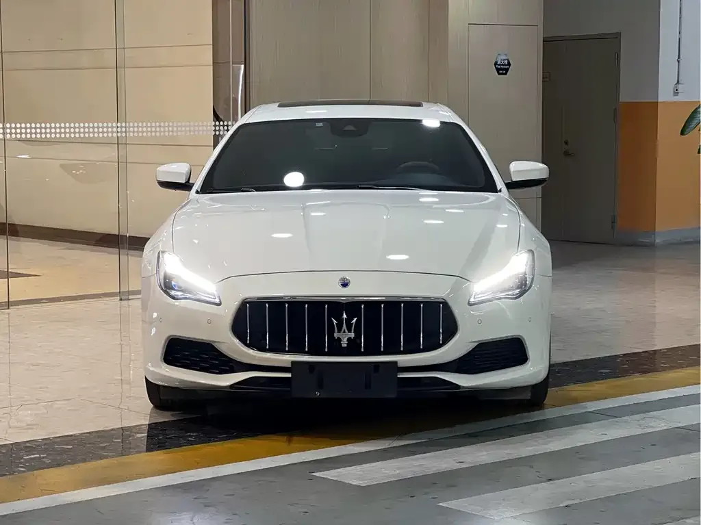 Maserati Quattroporte — фото 3