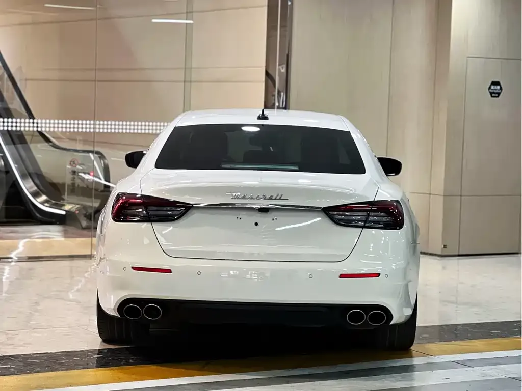 Maserati Quattroporte — фото 5
