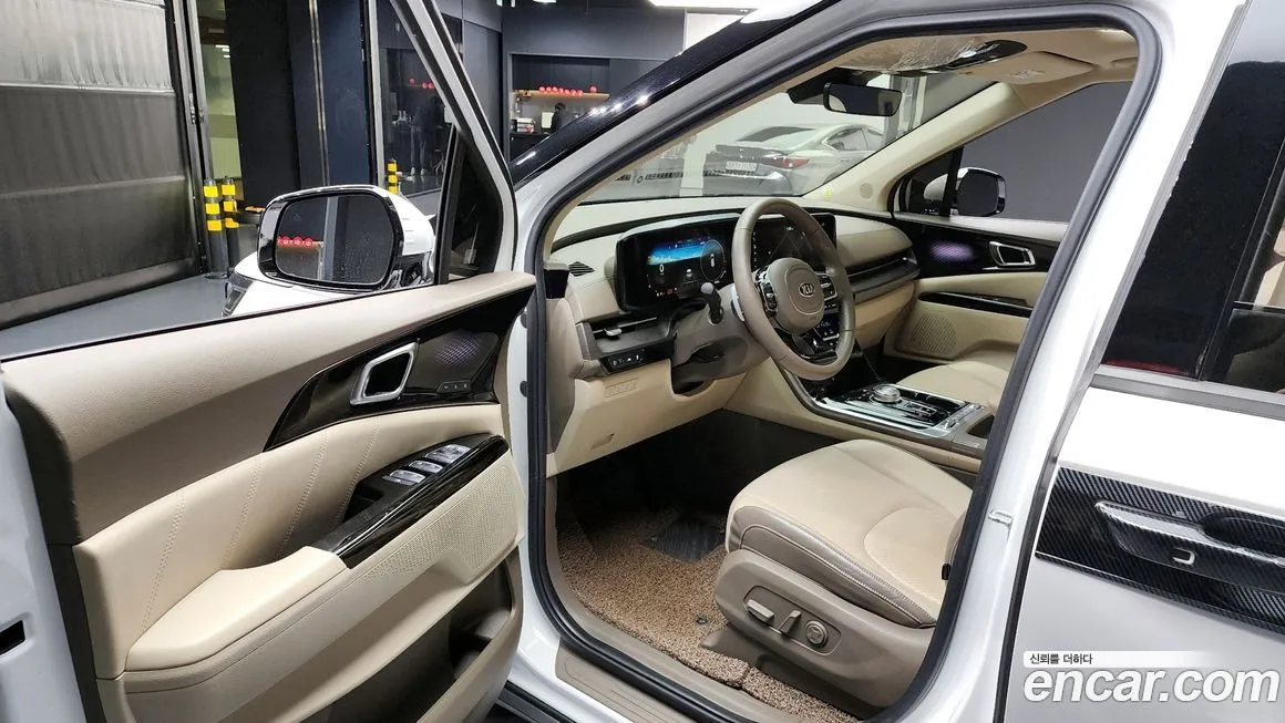 Kia Carnival — фото 10