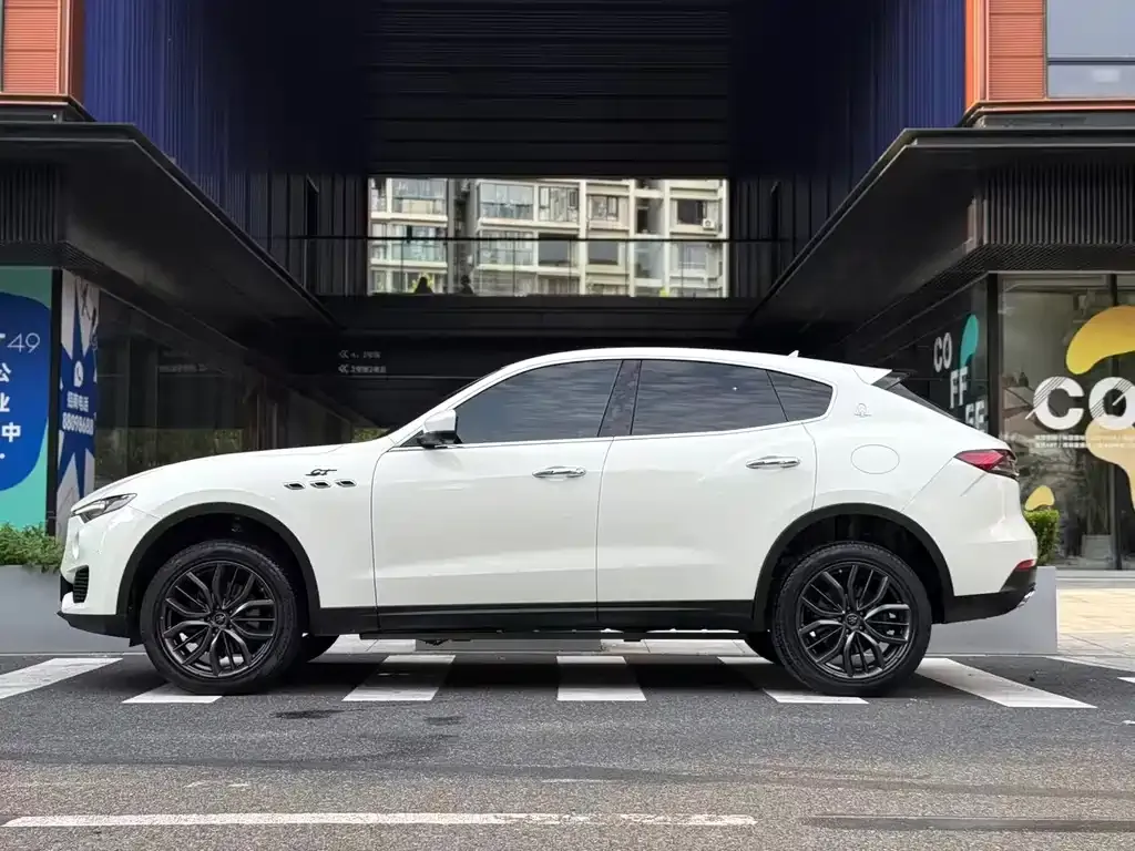 Maserati Levante — фото 3