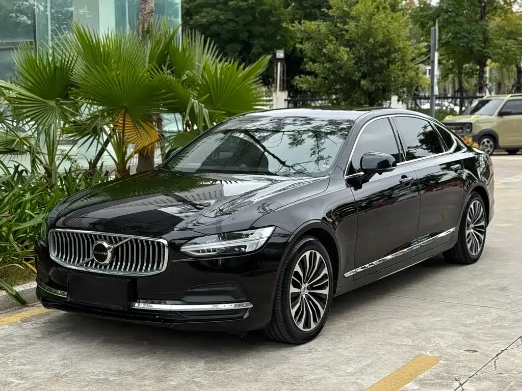 Volvo S90 — фото 1