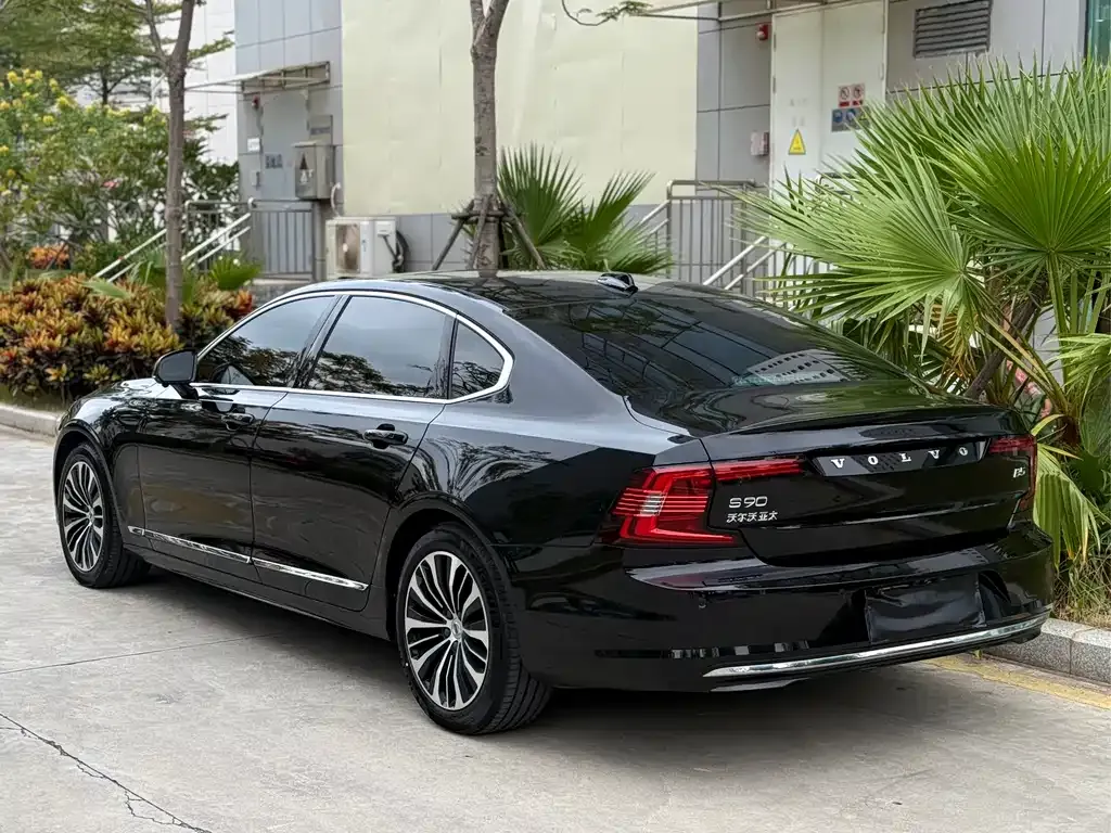 Volvo S90 — фото 3