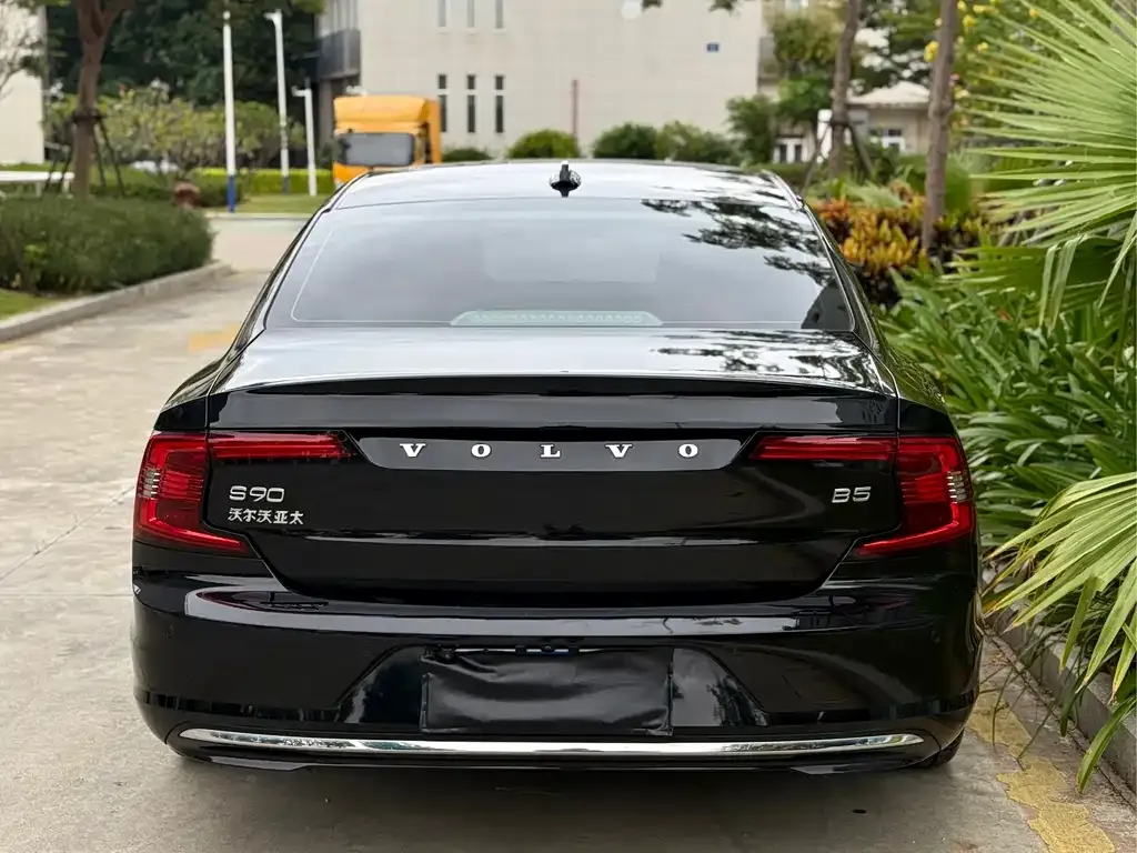 Volvo S90 — фото 4
