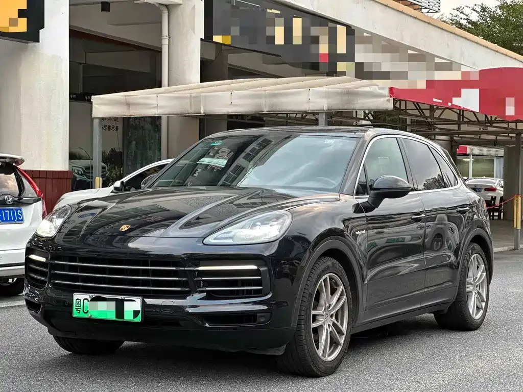 Porsche Cayenne Hybrid — фото 1