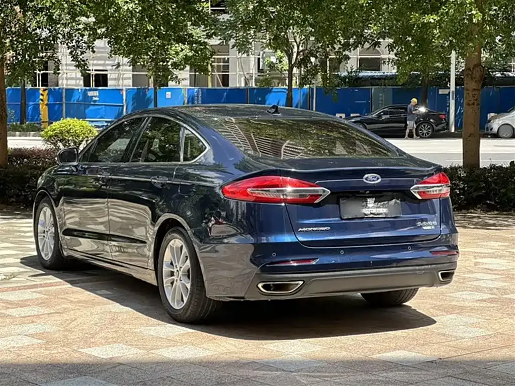 Ford Mondeo — фото 10