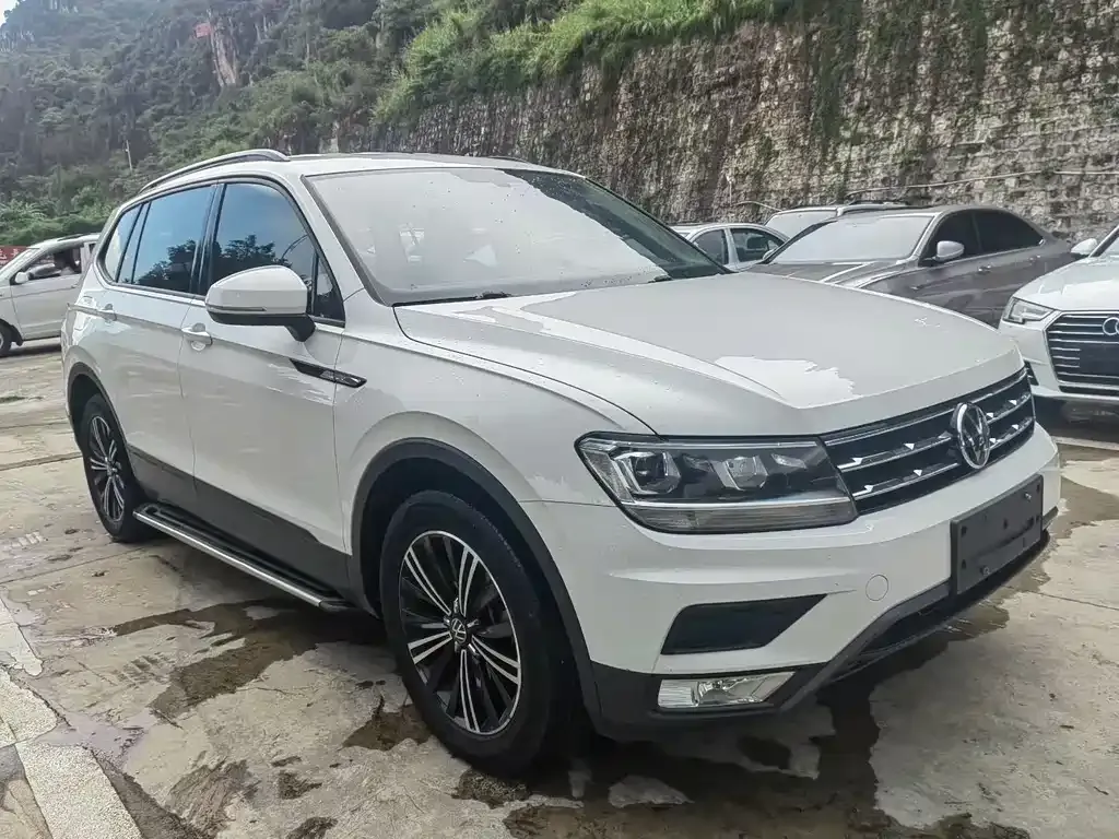 Volkswagen Tiguan L — фото 3