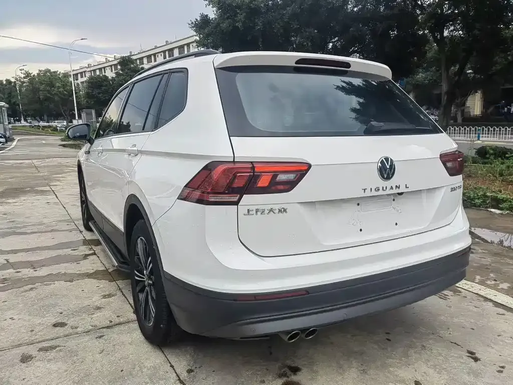 Volkswagen Tiguan L — фото 5