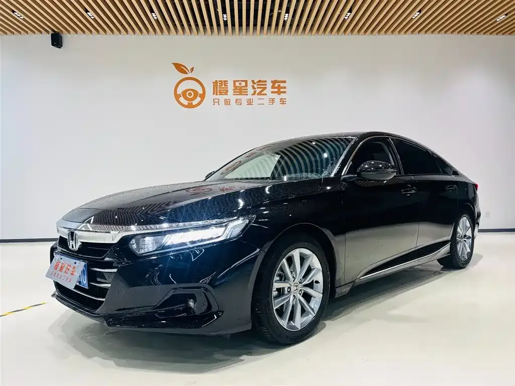 Honda Accord — фото 1
