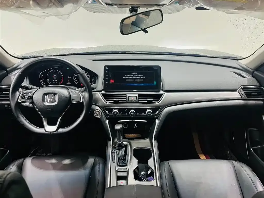 Honda Accord — фото 10