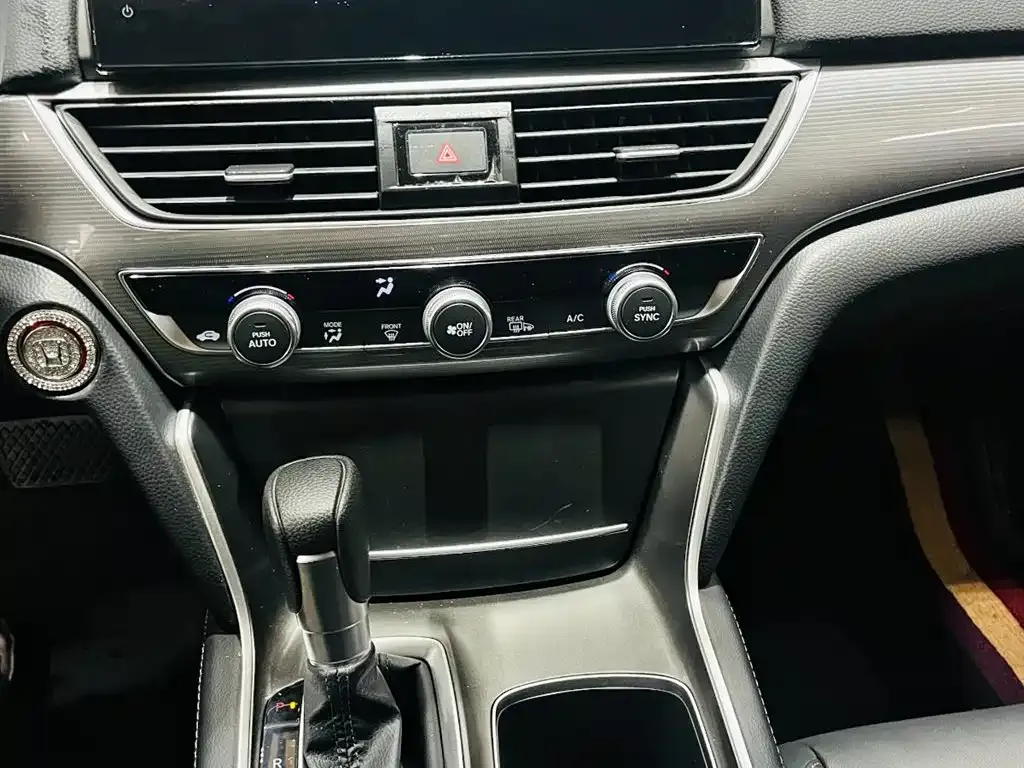 Honda Accord — фото 9