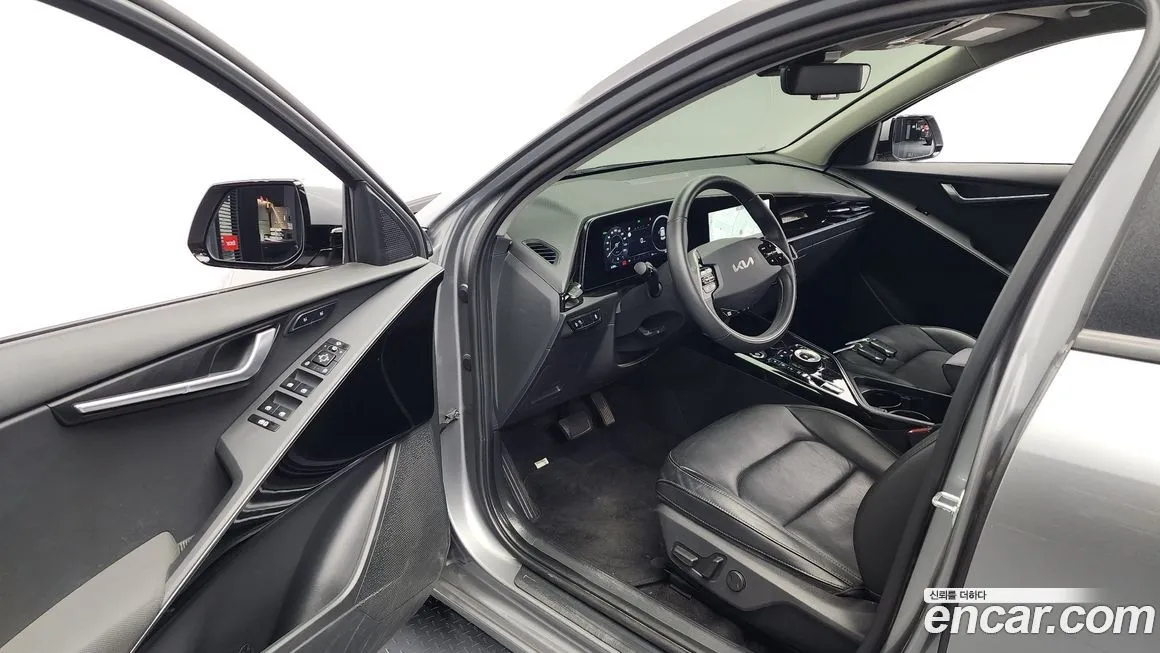 Kia Niro — фото 10