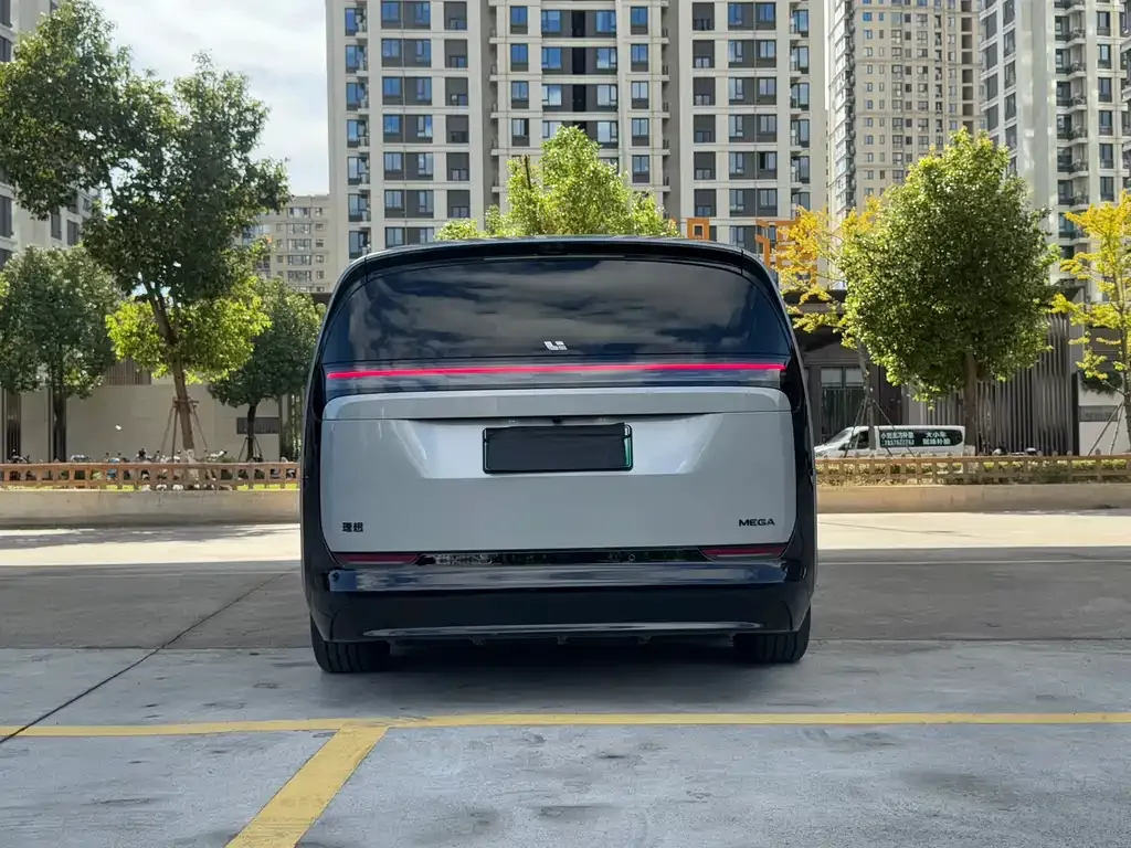 Li Auto MEGA — фото 6