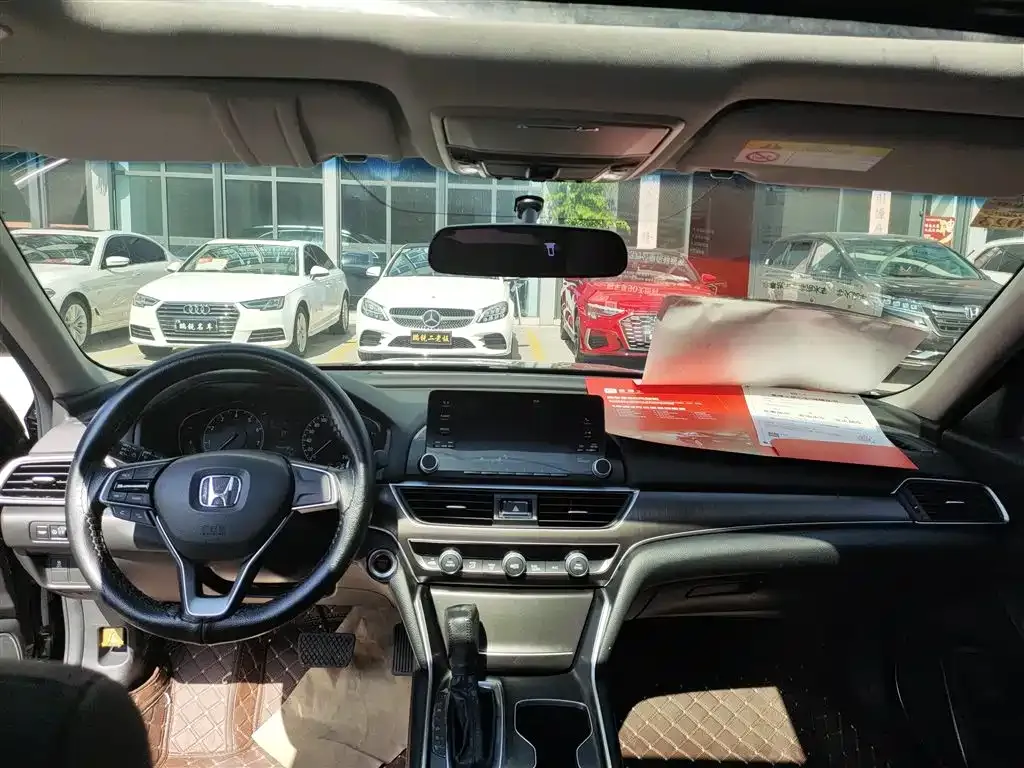 Honda Accord — фото 10